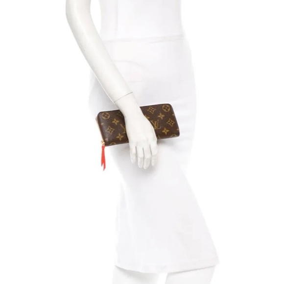 Discontinued Monogram Clemence Wallet - Picture 2 of 14